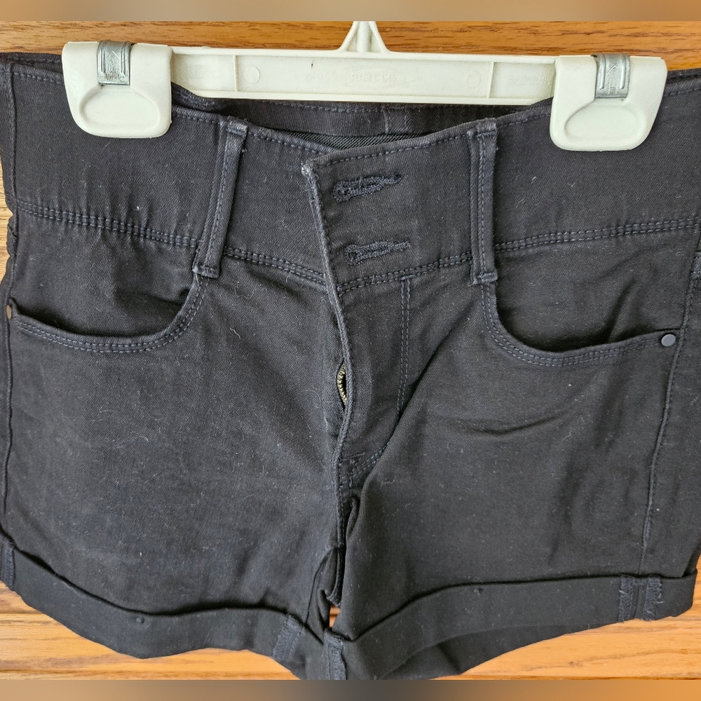 Apt. 9 Tummy Control Shorts, Size 2, Black